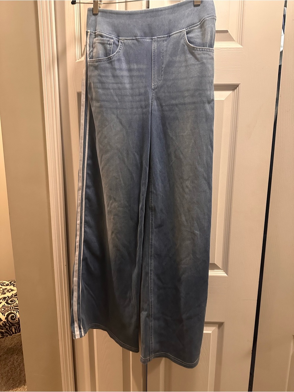 HALARA Light Blue Wide Leg Jeans with White Side Stripes